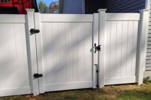 Vinyl privacy fence installation